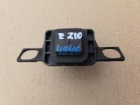 Кнопка открывания багажника задняя Toyota Corolla E210 (OEM 84945-12100) — вид спереди, разъем подключения