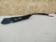 Оригинальный правый датчик положения двери багажника Lexus RX 4 2015-2022 (84270-48041) в руке мастера