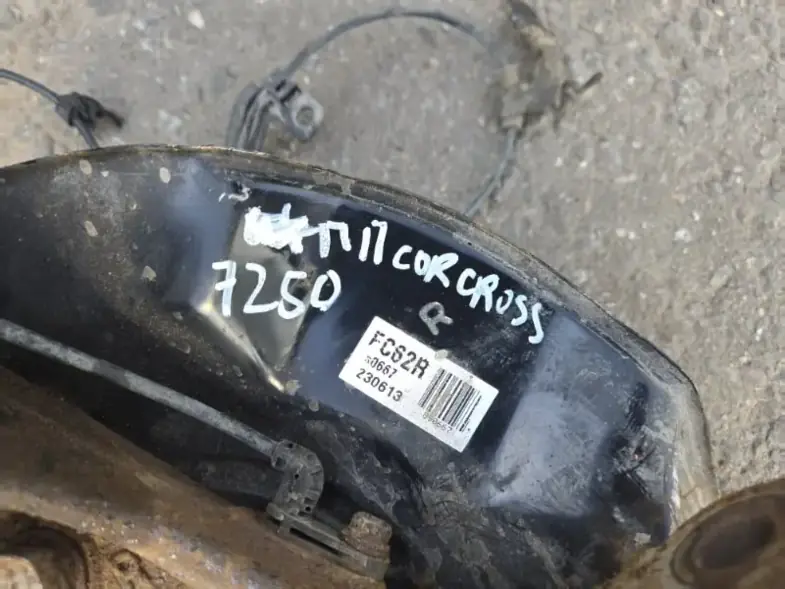 Правый кулак поворотный Toyota Corolla Cross MXGH10 2020 OEM 43206-0D890 крупным планом
