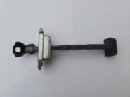 Ограничитель двери Toyota Corolla E210 (2018-) 68230-02A10 правый на складе крупным планом