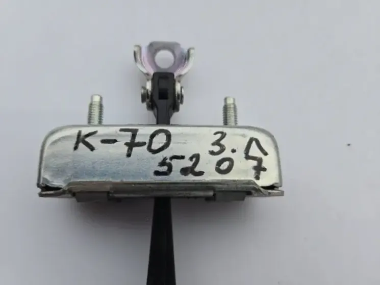 Ограничитель двери Toyota Camry 70 с маркировкой OEM