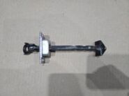 Ограничитель двери задний левый Mazda CX-5 I KE 2015-2017 OEM K10158310. Общий вид.