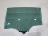 Стекло двери kia sportage ql 2015-2021 задн. лев.