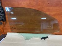Оригинальное стекло двери переднее правое Hyundai Tucson TL OEM 83121-D3010 с фото упаковки