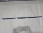 Бархотка передней левой двери Hyundai Tucson TL OEM
  82470-D3000 в упаковке крупным планом