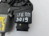 Мотор стеклоподъемника 82460-S1010 Hyundai Santa Fe 4 TM с правой стороны