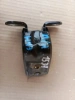 Петля двери нижняя Nissan X-Trail T32R OEM 80400JN00A вид сбоку